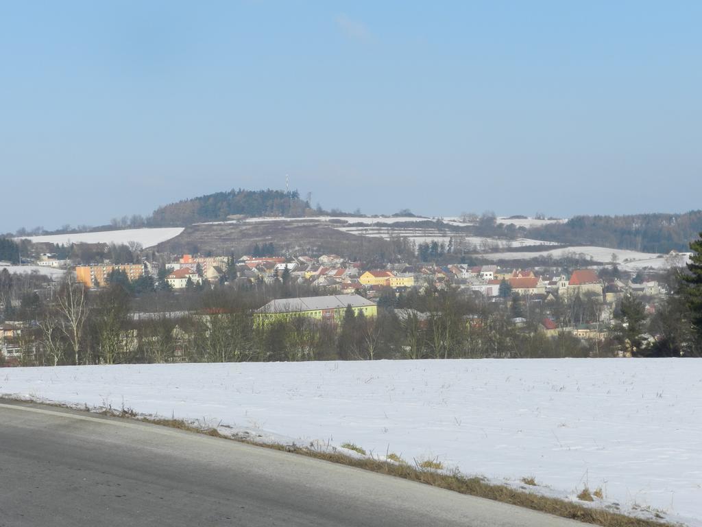 Penzion Nad Hradbami Žlutice Exterior foto